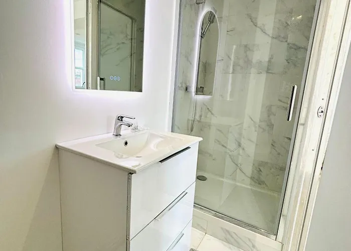 Republique Rue Des Bluets Apartamento