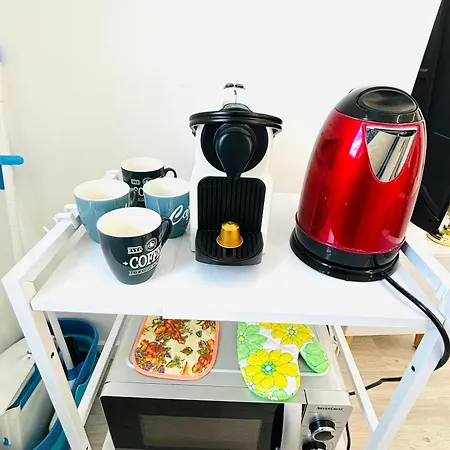 Republique Rue Des Bluets *