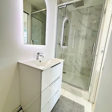 Republique Rue Des Bluets Apartament